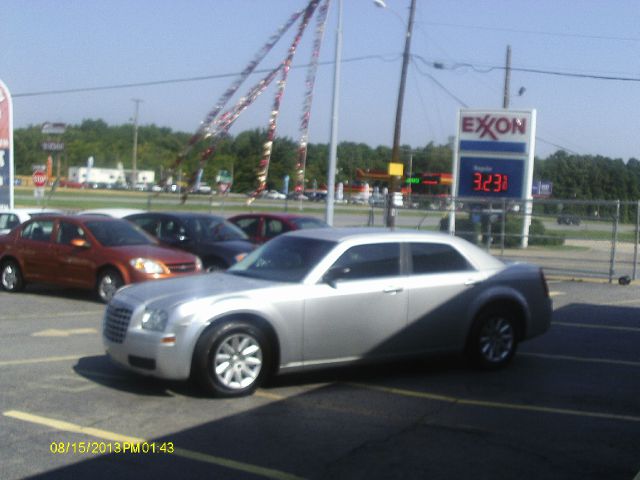 Chrysler 300 Elk Conversion Van Sedan
