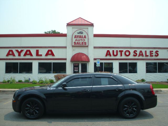 Chrysler 300 2008 photo 2