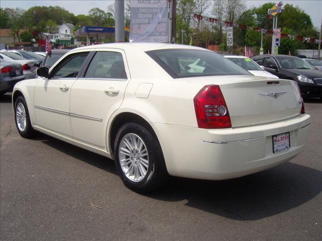 Chrysler 300 2008 photo 2