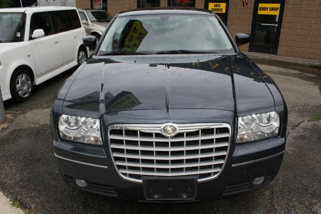 Chrysler 300 2008 photo 2