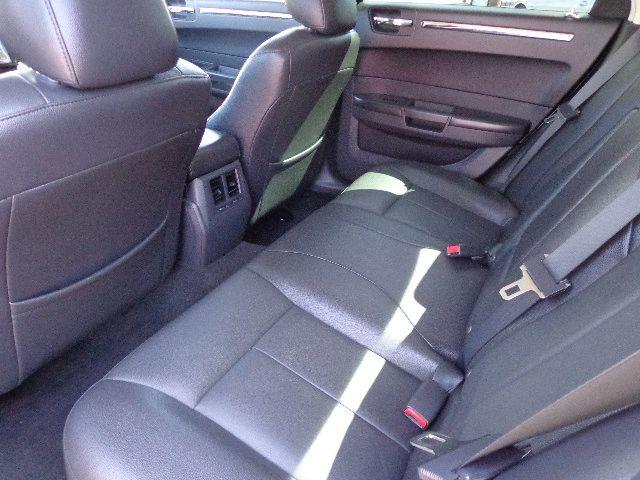 Chrysler 300 2008 photo 2