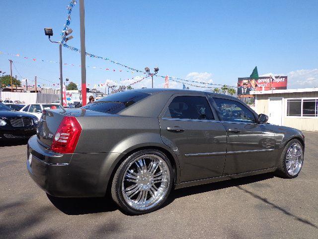 Chrysler 300 2008 photo 9