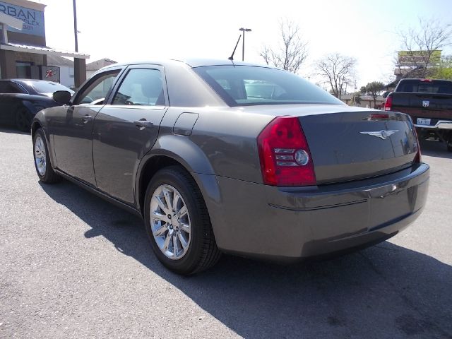 Chrysler 300 2008 photo 4