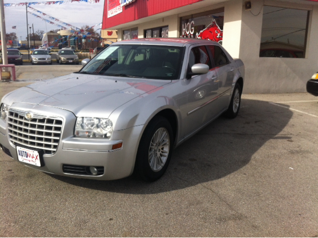 Chrysler 300 2008 photo 2