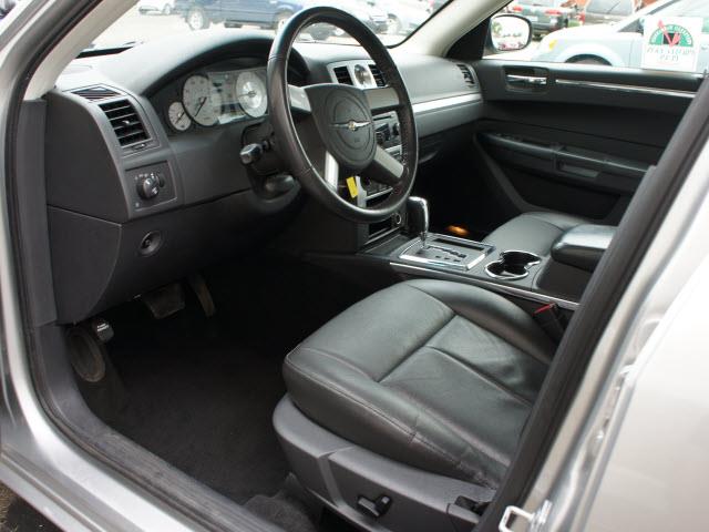 Chrysler 300 2008 photo 1
