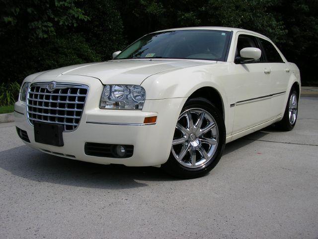 Chrysler 300 2008 photo 2
