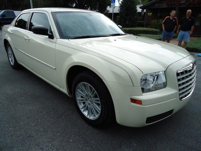 Chrysler 300 2009 photo 3