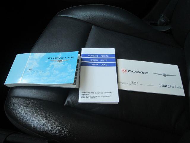 Chrysler 300 2009 photo 2