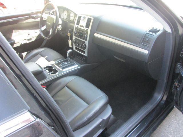 Chrysler 300 2009 photo 20