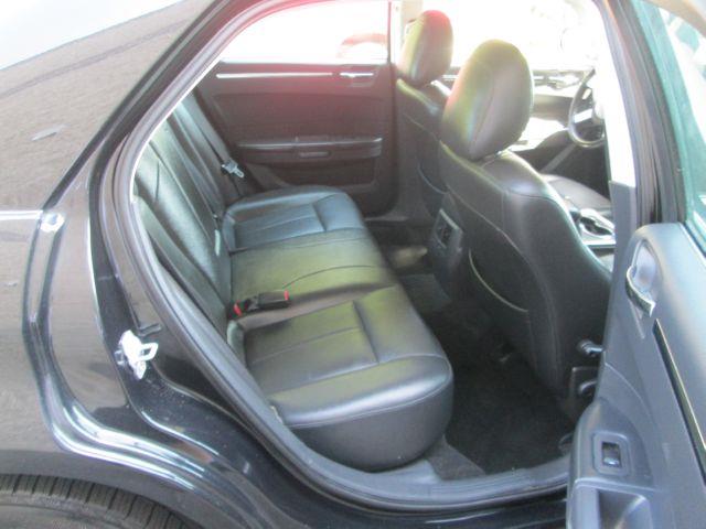 Chrysler 300 2009 photo 23