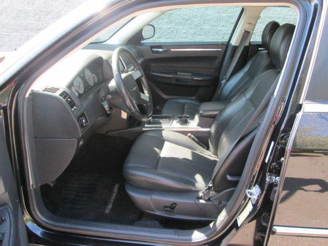 Chrysler 300 2009 photo 34