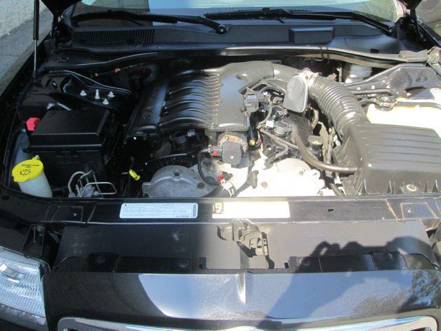 Chrysler 300 2009 photo 36