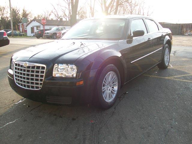 Chrysler 300 Elk Conversion Van Sedan