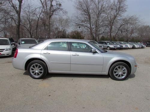 Chrysler 300 2009 photo 2