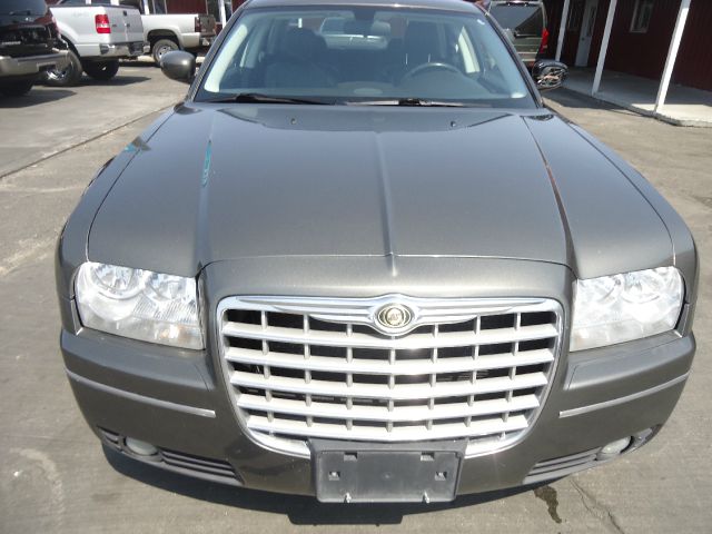 Chrysler 300 2009 photo 2