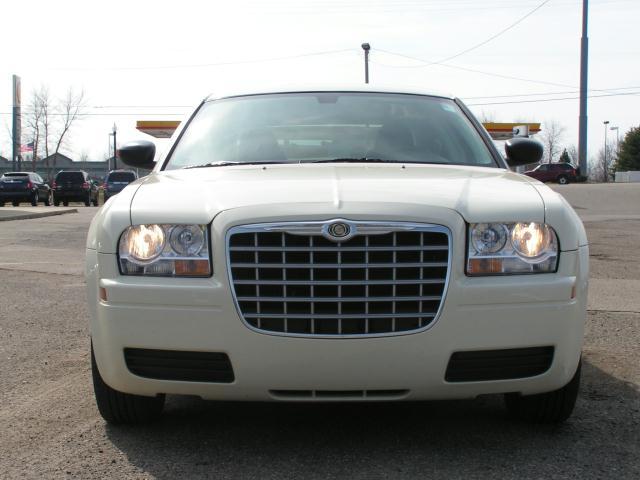 Chrysler 300 2009 photo 3