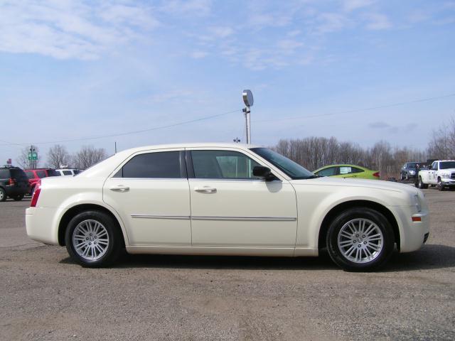 Chrysler 300 2009 photo 4