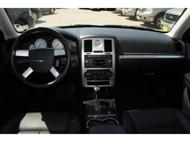 Chrysler 300 2009 photo 3