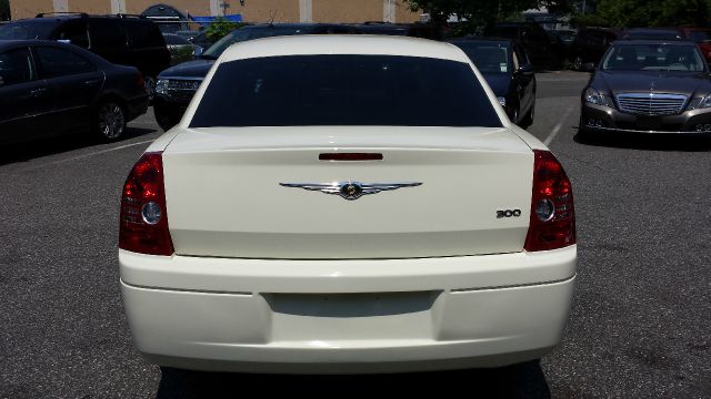 Chrysler 300 2009 photo 2