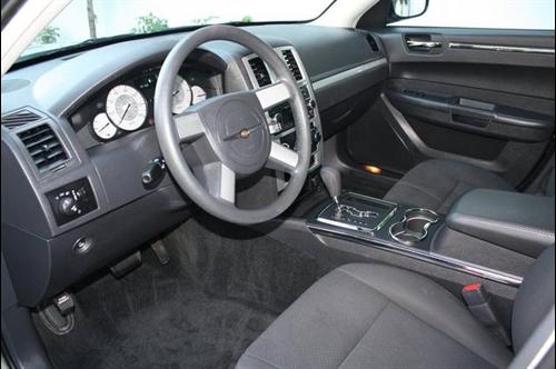 Chrysler 300 2010 photo 1