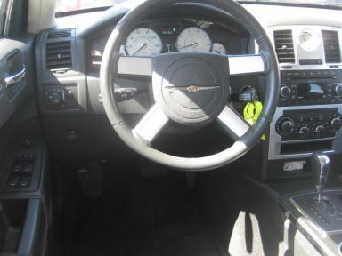 Chrysler 300 2010 photo 3