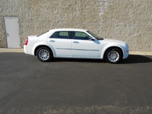 Chrysler 300 2010 photo 1
