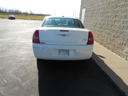 Chrysler 300 2010 photo 4