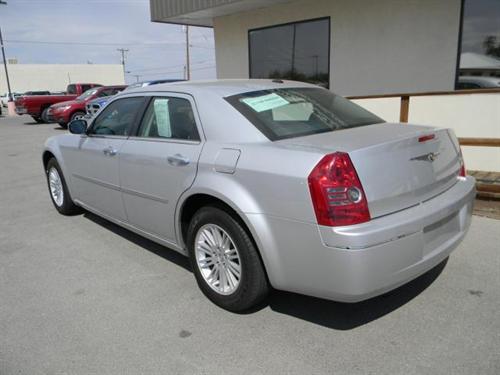 Chrysler 300 2010 photo 1