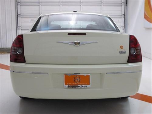 Chrysler 300 2010 photo 1