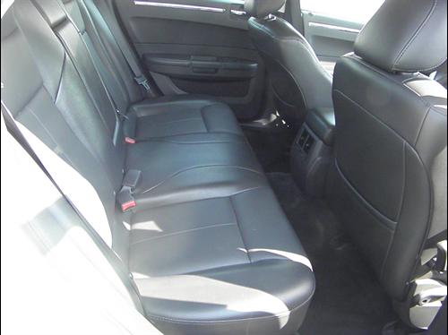 Chrysler 300 2010 photo 1