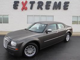 Chrysler 300 2010 photo 1