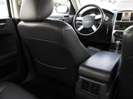 Chrysler 300 2010 photo 3