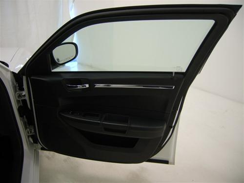 Chrysler 300 2010 photo 1