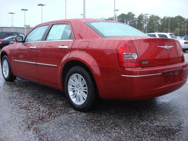Chrysler 300 2010 photo 3