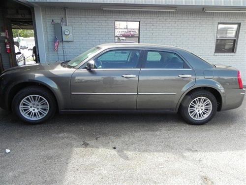 Chrysler 300 2010 photo 3