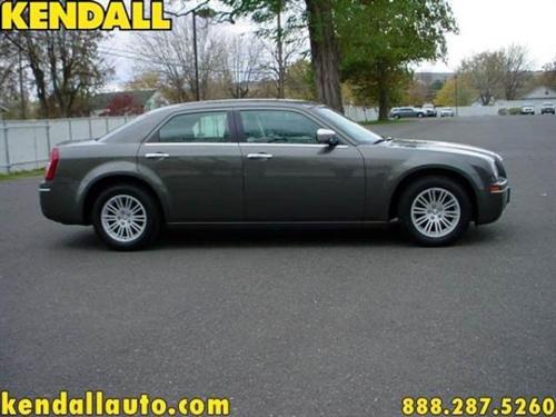 Chrysler 300 2010 photo 3