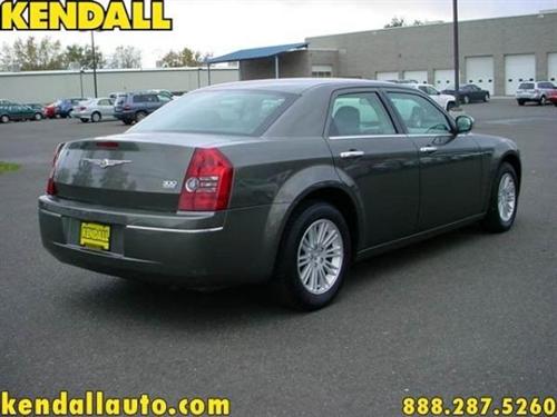 Chrysler 300 2010 photo 4