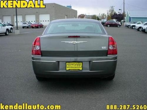 Chrysler 300 2010 photo 5