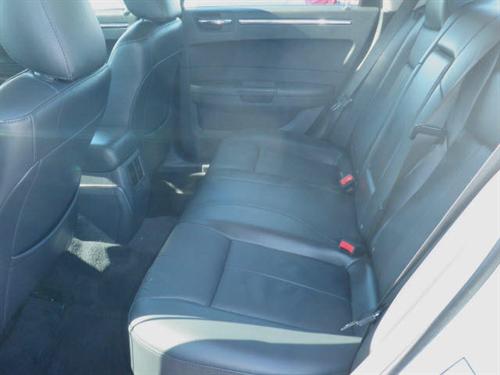 Chrysler 300 2010 photo 4