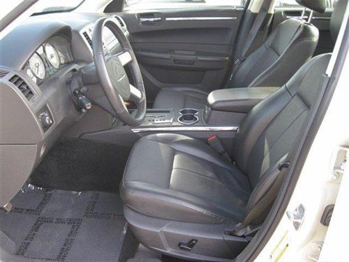 Chrysler 300 2010 photo 1