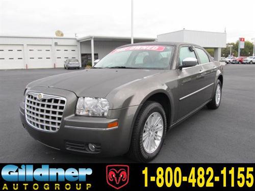 Chrysler 300 2010 photo 1