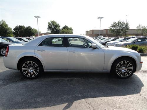 Chrysler 300 2010 photo 2