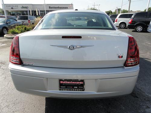 Chrysler 300 2010 photo 4