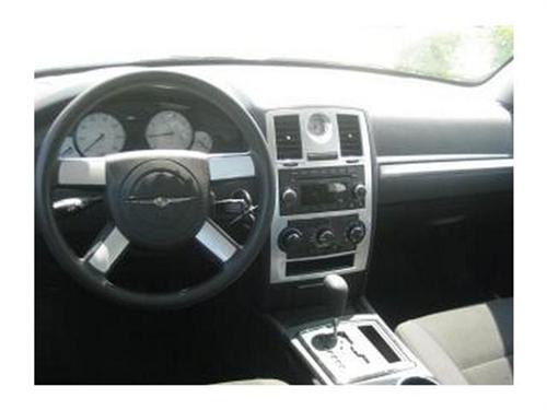 Chrysler 300 2010 photo 1