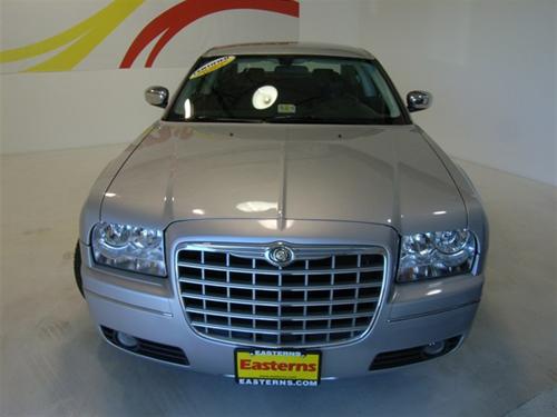 Chrysler 300 2010 photo 1