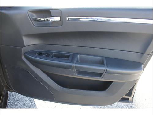 Chrysler 300 2010 photo 5