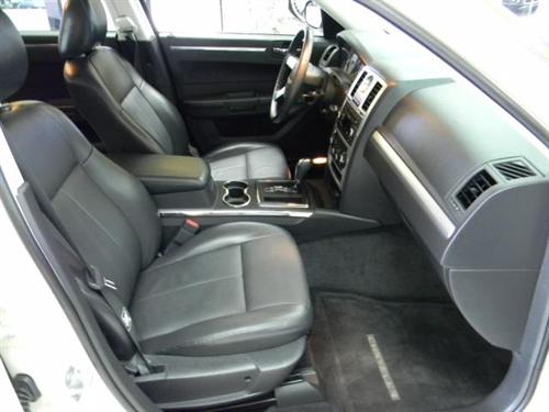 Chrysler 300 2010 photo 1