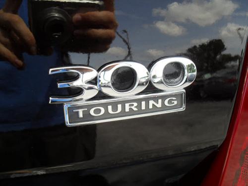 Chrysler 300 2010 photo 3
