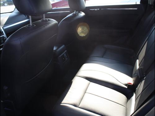 Chrysler 300 2010 photo 4