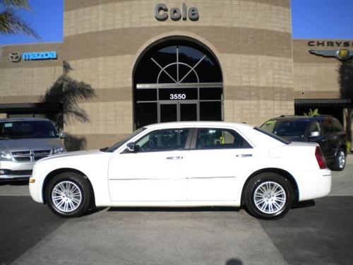 Chrysler 300 2010 photo 1